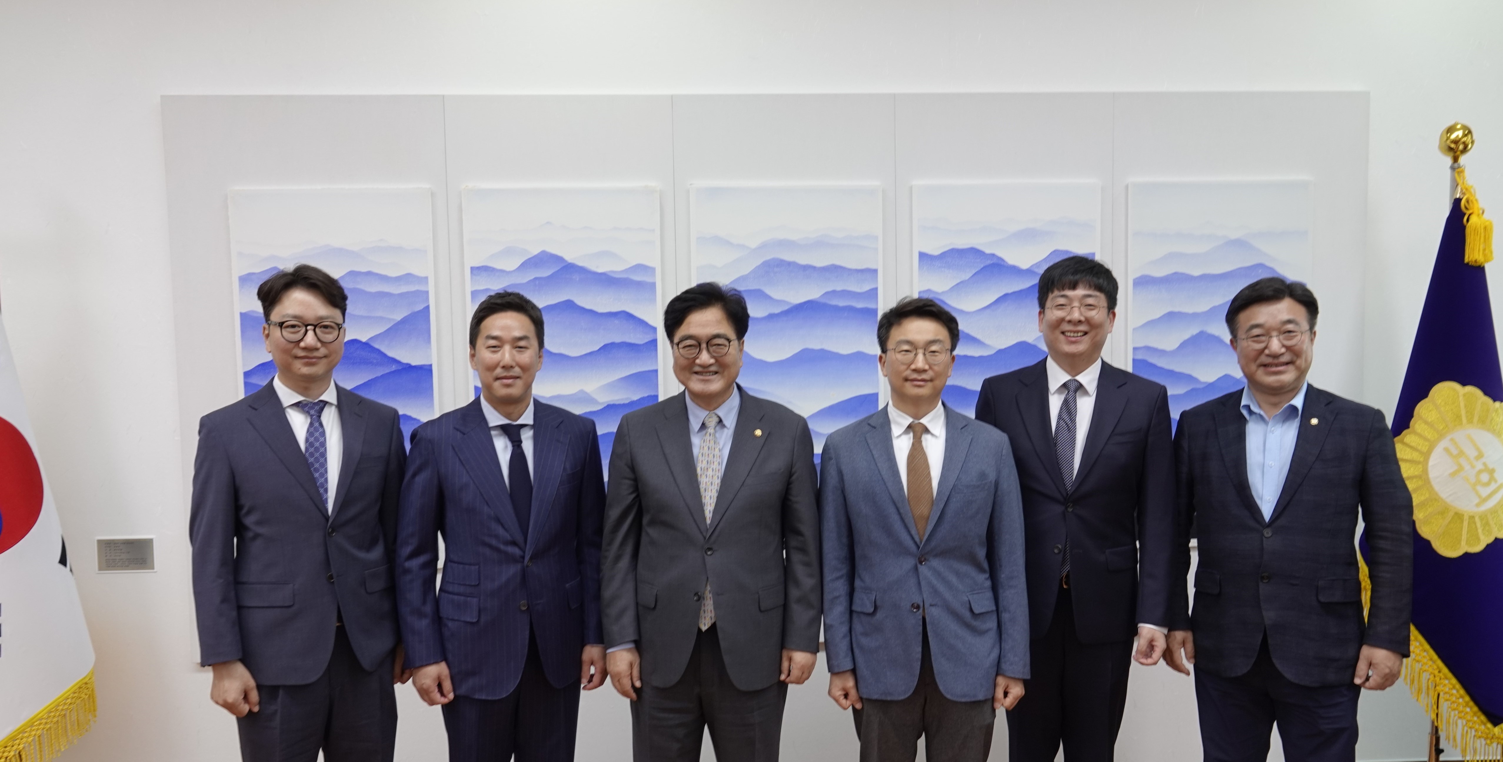우원식 국회의장 예방 및 제헌절 공휴일 재지정 청원서 전달